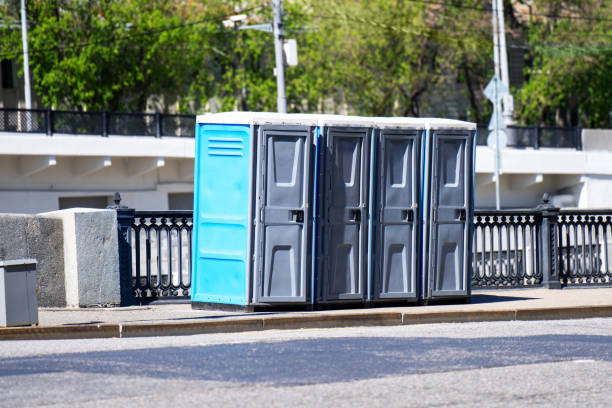 Best Portable restroom trailer rental  in Davie, FL